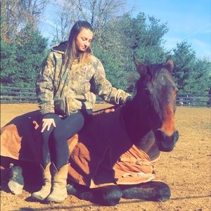 Meet your Posher, Alyssa